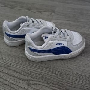 Puma Kids Sneakers in White and Blue